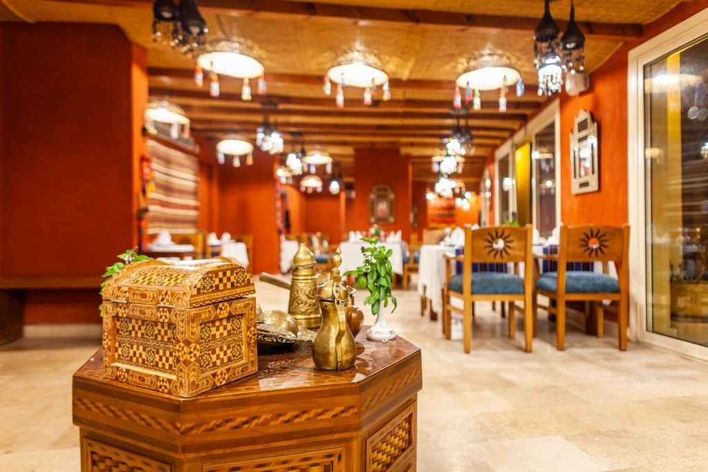 Arabesque Restaurant in der Gartenanlage