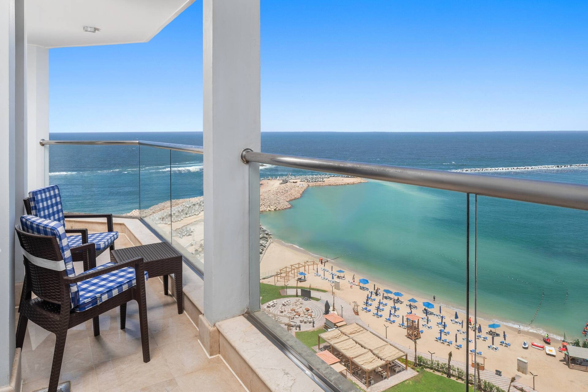 Gästebalkon mit Blick über Alexandria