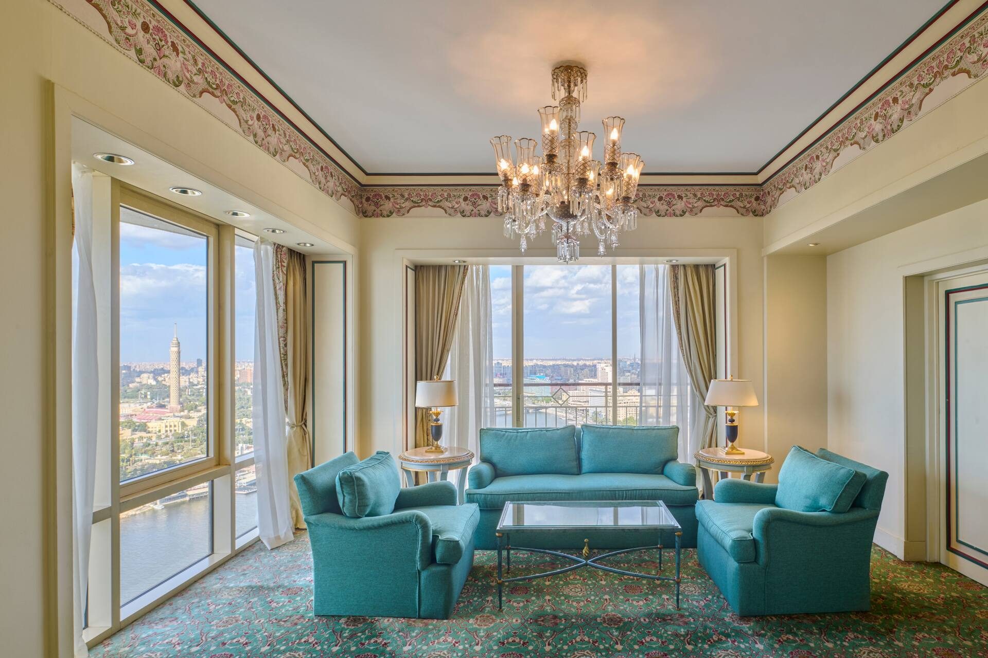 Royal Suite mit Wohnbereich und Nilblick