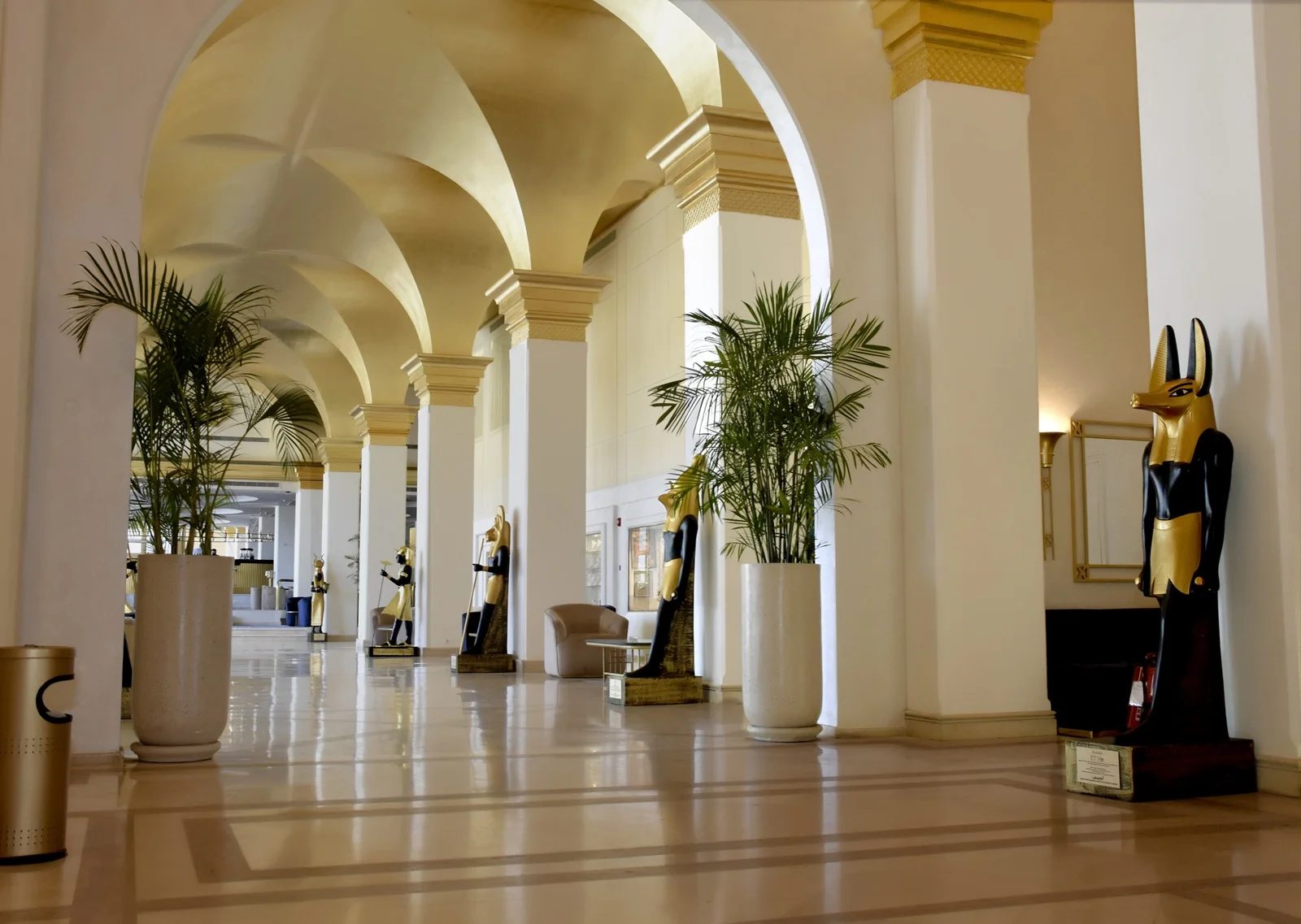Lobby des Pyramids Park Resort Cairo